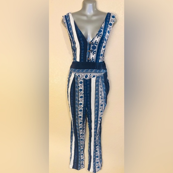 Free People All Shook Up Blue White Jumpsuit Deep V Neck Open Back Boho Size 4 - Picture 5 of 8